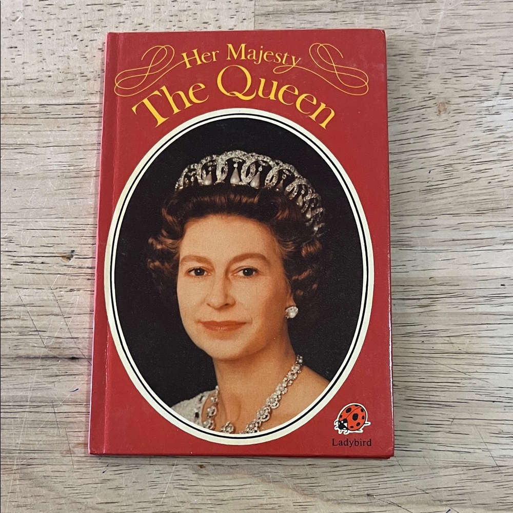 Her Majesty The Queen Ladybird Book